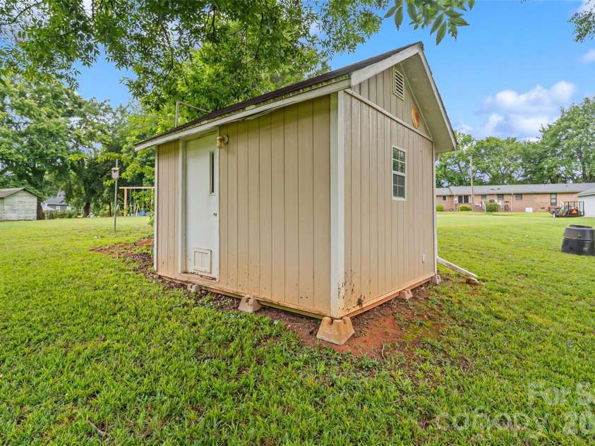 748 Chipmeadow Lane, York, SC 29745.  MLS# CAR4404346, YatesRealty ID 37580. 