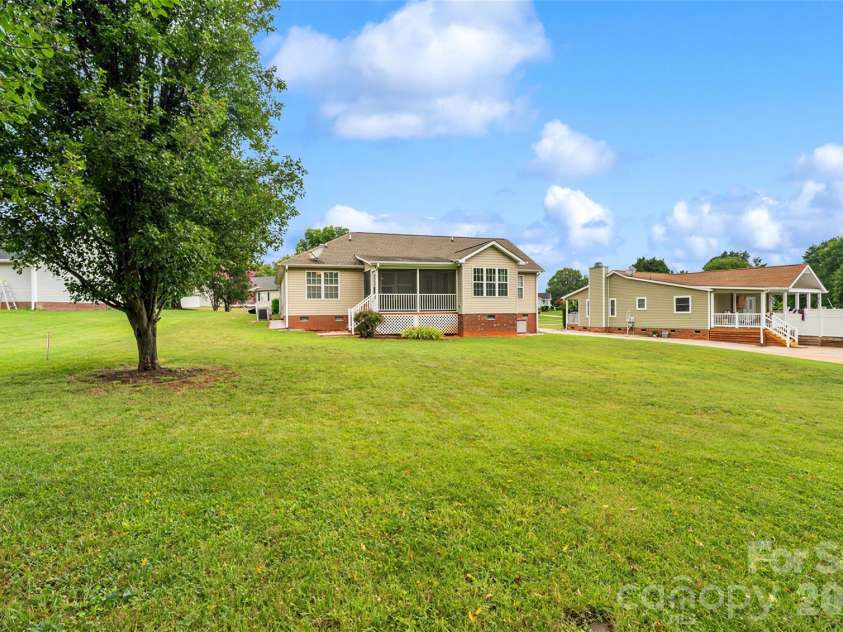 748 Chipmeadow Lane, York, SC 29745.  MLS# CAR4404346, YatesRealty ID 37580. 