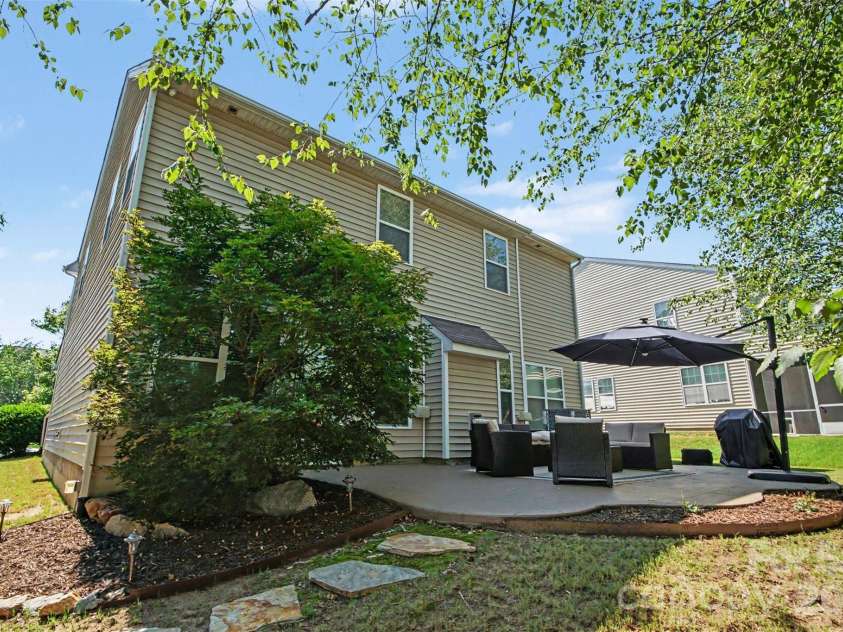 3324 Brackhill Street, Davidson, NC 28036.  MLS# CAR4404148, YatesRealty ID 37582. Backyard patio