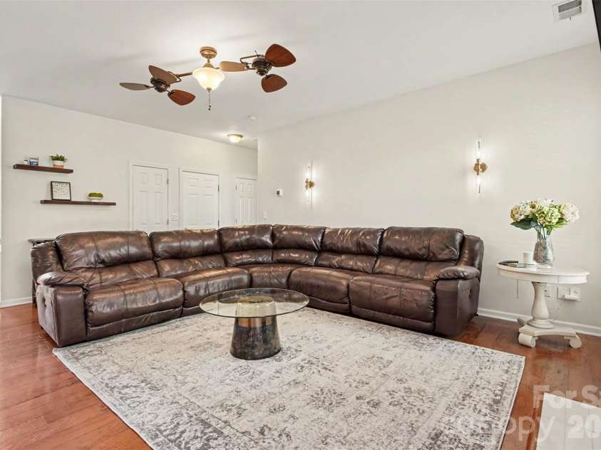 3324 Brackhill Street, Davidson, NC 28036.  MLS# CAR4404148, YatesRealty ID 37582. Great room