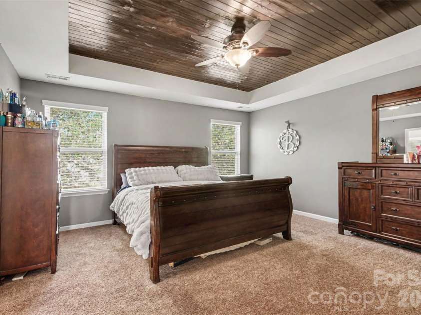 3324 Brackhill Street, Davidson, NC 28036.  MLS# CAR4404148, YatesRealty ID 37582. Primary suite