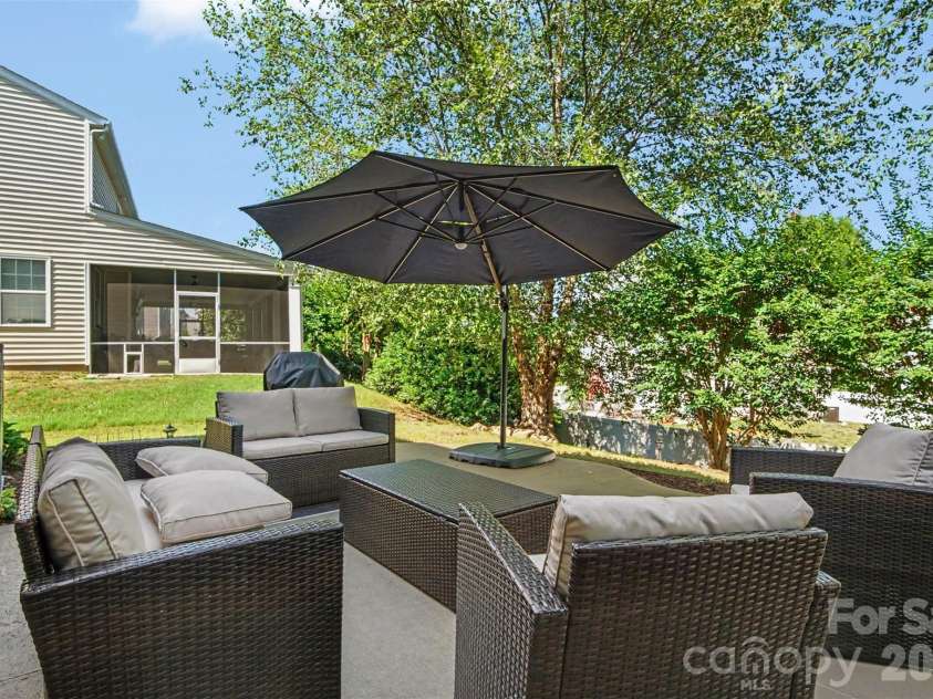 3324 Brackhill Street, Davidson, NC 28036.  MLS# CAR4428889, YatesRealty ID 37582. Backyard patio
