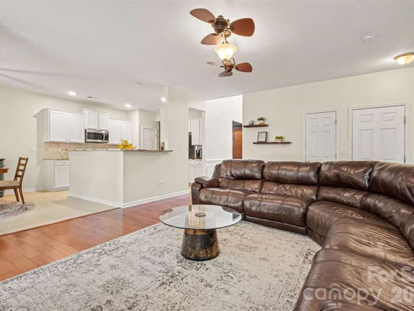 3324 Brackhill Street, Davidson, NC 28036.  MLS# CAR4428889, YatesRealty ID 37582. Great room