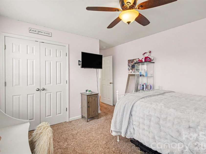 3324 Brackhill Street, Davidson, NC 28036.  MLS# CAR4428889, YatesRealty ID 37582. Third bedroom, upstairs