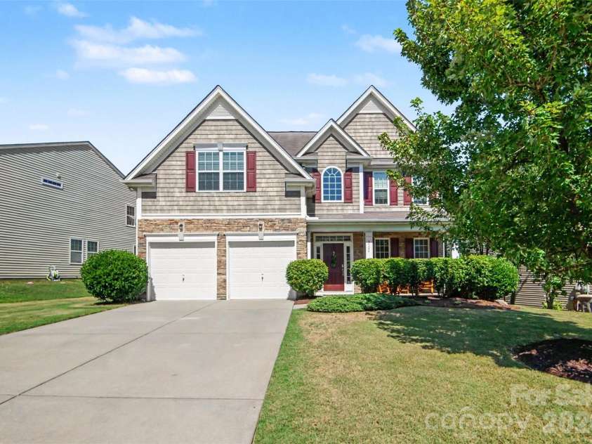 3324 Brackhill Street, Davidson, NC 28036.  MLS# CAR4428889, YatesRealty ID 37582. Welcome Home!