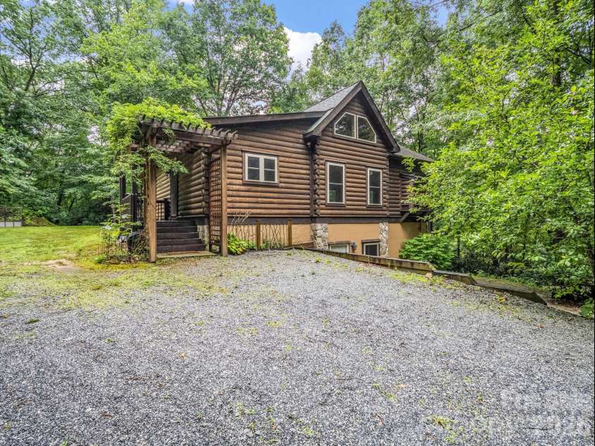 160 Sweetwater Ridge Road, Balsam Grove, NC 28708.  MLS# CAR4405149, YatesRealty ID 37583. 