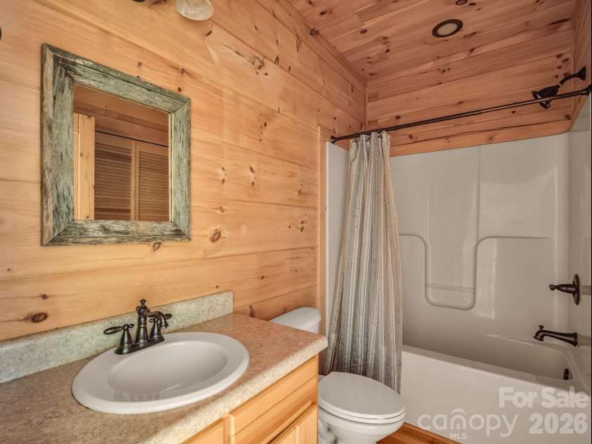 160 Sweetwater Ridge Road, Balsam Grove, NC 28708.  MLS# CAR4405149, YatesRealty ID 37583. 