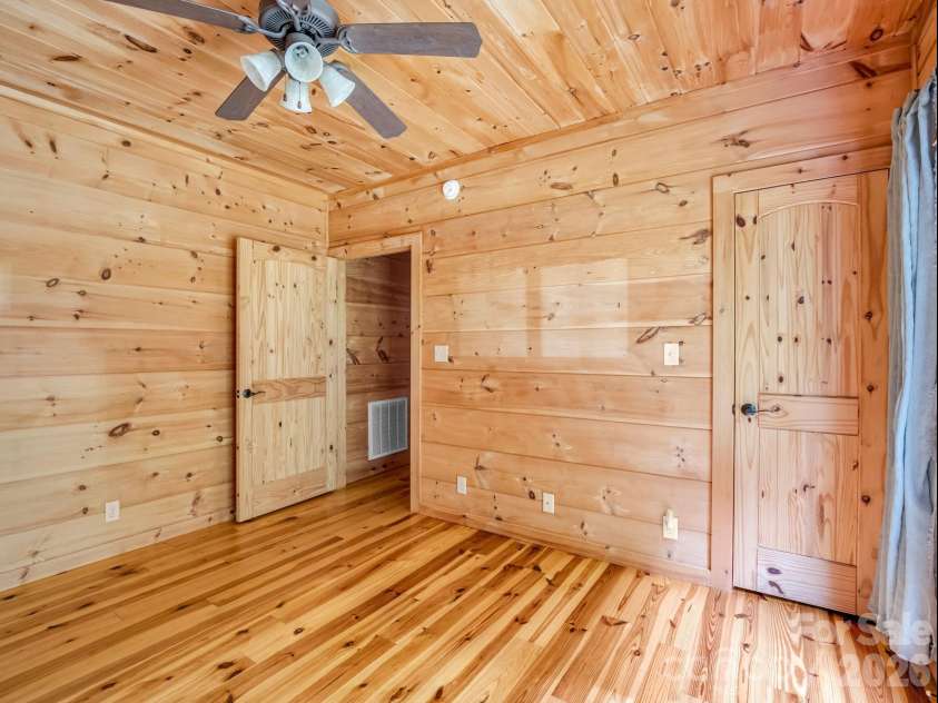 160 Sweetwater Ridge Road, Balsam Grove, NC 28708.  MLS# CAR4405149, YatesRealty ID 37583. 