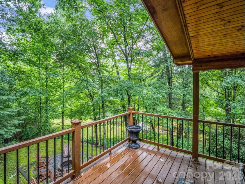 160 Sweetwater Ridge Road, Balsam Grove, NC 28708.  MLS# CAR4405149, YatesRealty ID 37583. 