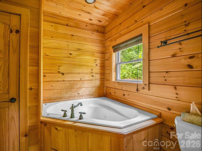 160 Sweetwater Ridge Road, Balsam Grove, NC 28708.  MLS# CAR4405149, YatesRealty ID 37583. 