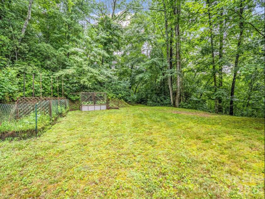 160 Sweetwater Ridge Road, Balsam Grove, NC 28708.  MLS# CAR4405149, YatesRealty ID 37583. 