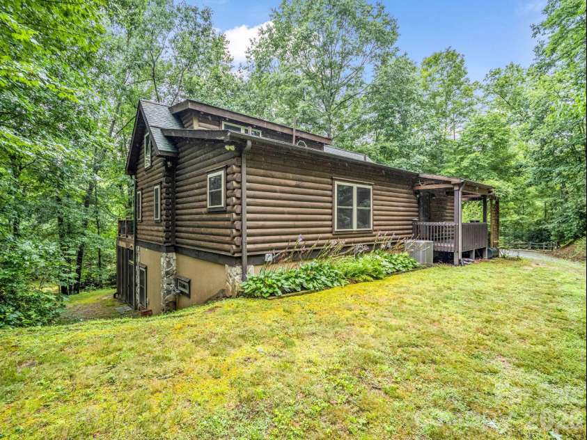 160 Sweetwater Ridge Road, Balsam Grove, NC 28708.  MLS# CAR4405149, YatesRealty ID 37583. 