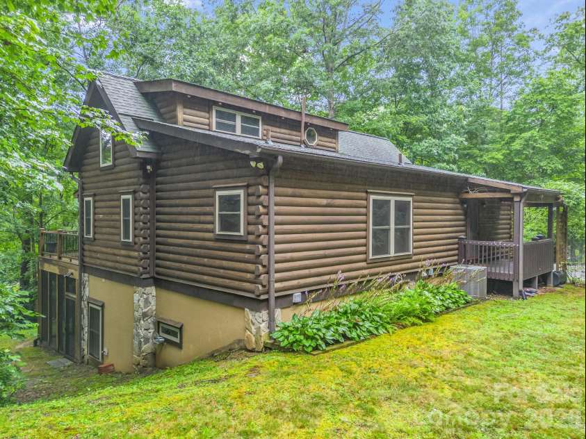 160 Sweetwater Ridge Road, Balsam Grove, NC 28708.  MLS# CAR4405149, YatesRealty ID 37583. 