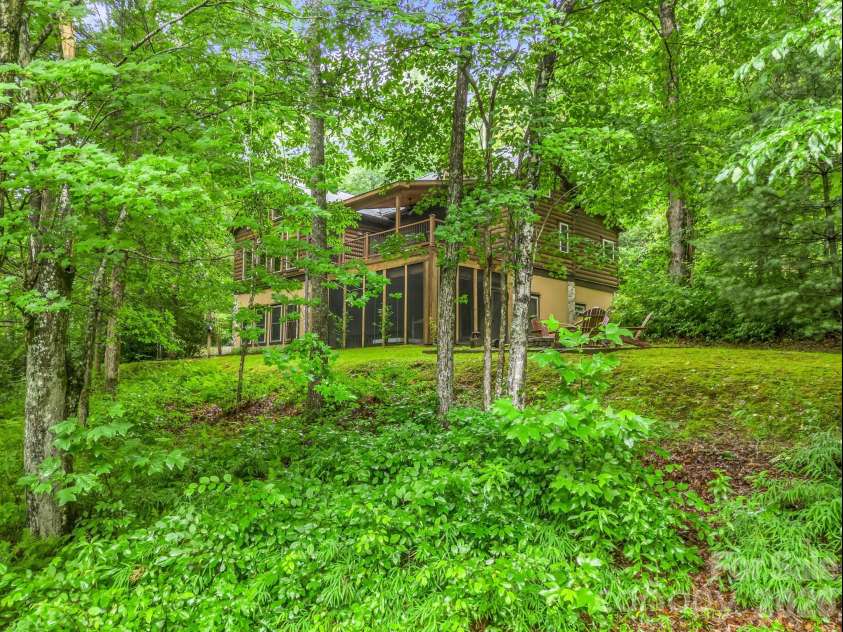 160 Sweetwater Ridge Road, Balsam Grove, NC 28708.  MLS# CAR4405149, YatesRealty ID 37583. 