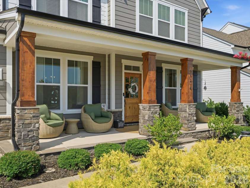 2004 Britannia Boulevard, Waxhaw, NC 28173.  MLS# CAR4394428, YatesRealty ID 37584. 