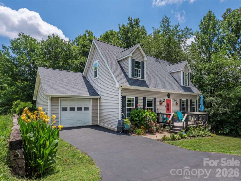 527 East Street, Candler, NC 28715.  MLS# CAR4402634, YatesRealty ID 37586. 