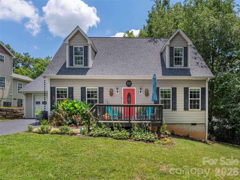 527 East Street, Candler, NC 28715.  MLS# CAR4402634, YatesRealty ID 37586. 