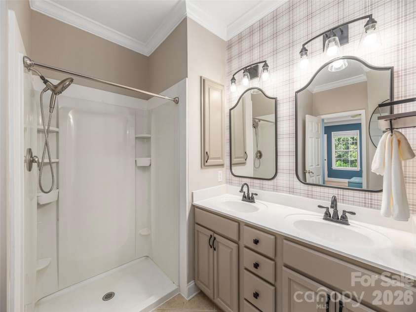 527 East Street, Candler, NC 28715.  MLS# CAR4402634, YatesRealty ID 37586. 