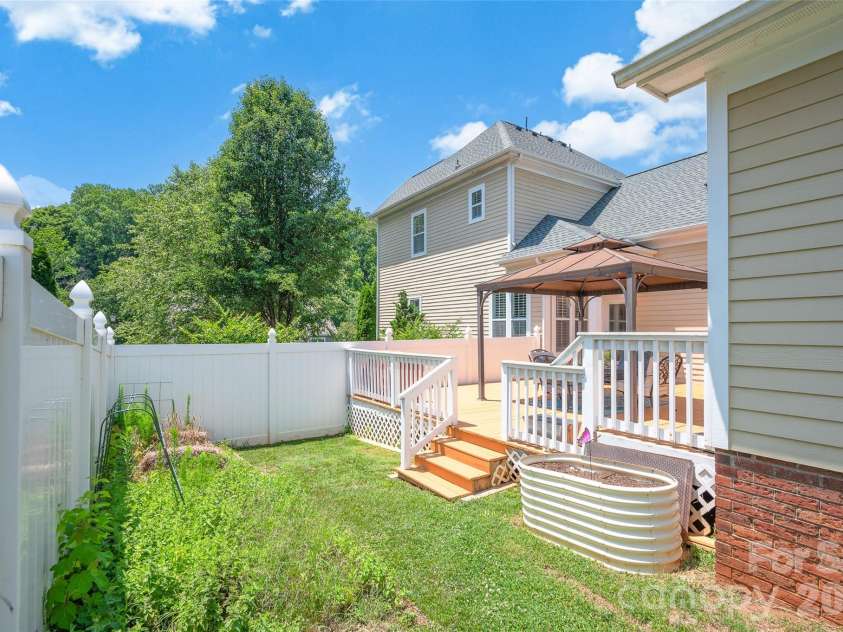 4090 Library Lane, Conover, NC 28613.  MLS# CAR4400655, YatesRealty ID 37588. 