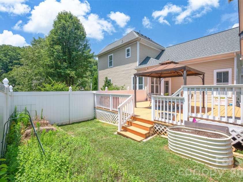 4090 Library Lane, Conover, NC 28613.  MLS# CAR4400655, YatesRealty ID 37588. 