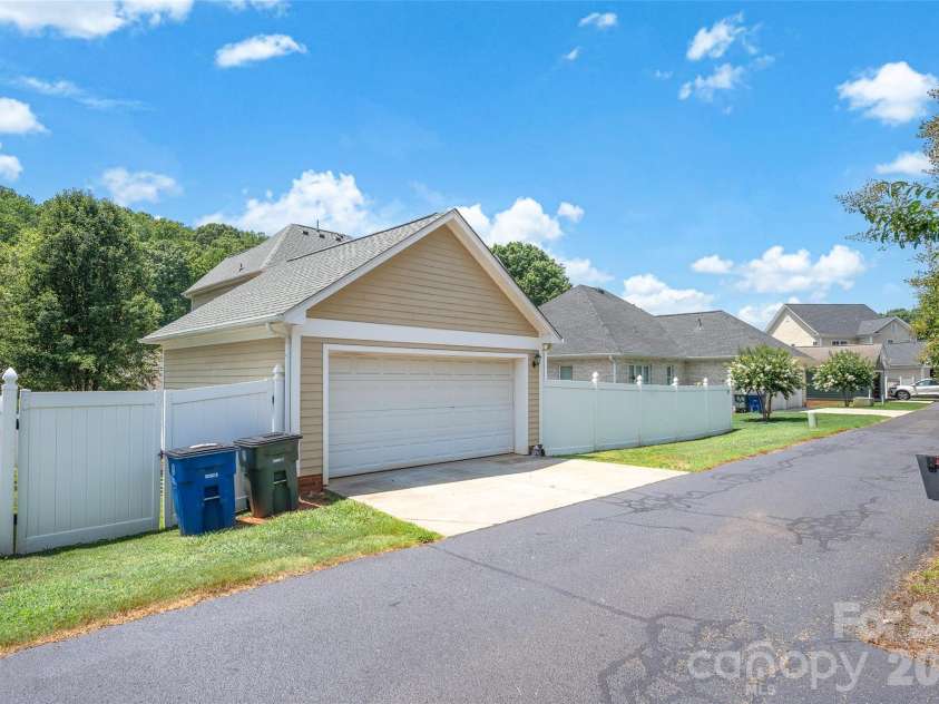 4090 Library Lane, Conover, NC 28613.  MLS# CAR4400655, YatesRealty ID 37588. 