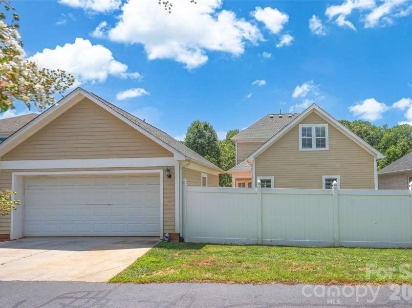 4090 Library Lane, Conover, NC 28613.  MLS# CAR4400655, YatesRealty ID 37588. 