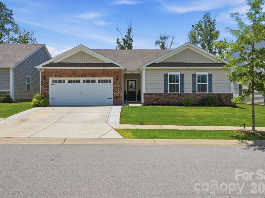 7735 Stonehouse Drive, Gastonia, NC 28056.  MLS# CAR4402484, YatesRealty ID 37589. 