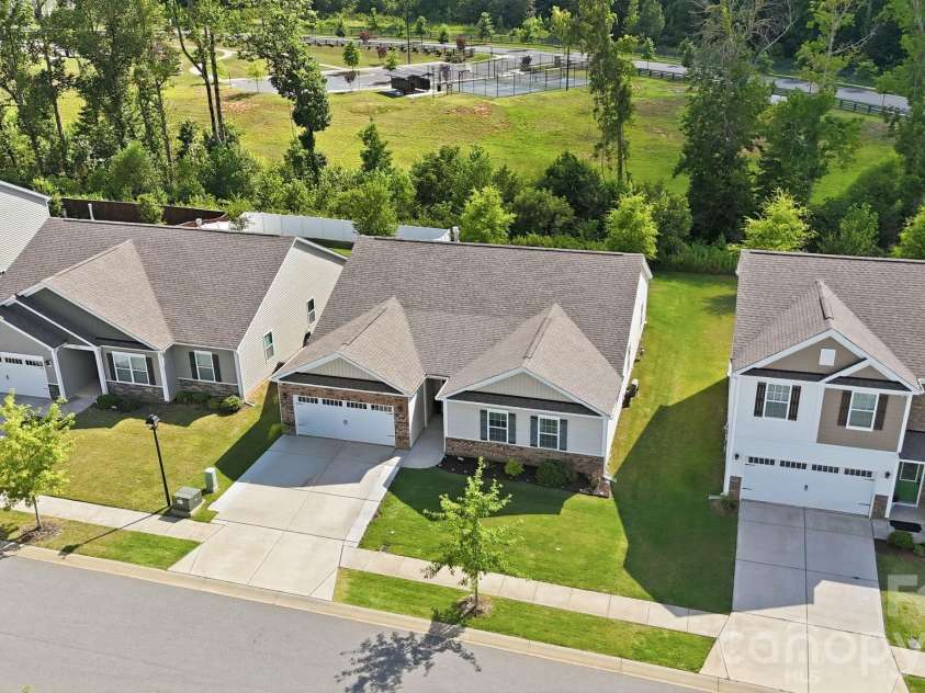 7735 Stonehouse Drive, Gastonia, NC 28056.  MLS# CAR4402484, YatesRealty ID 37589. 