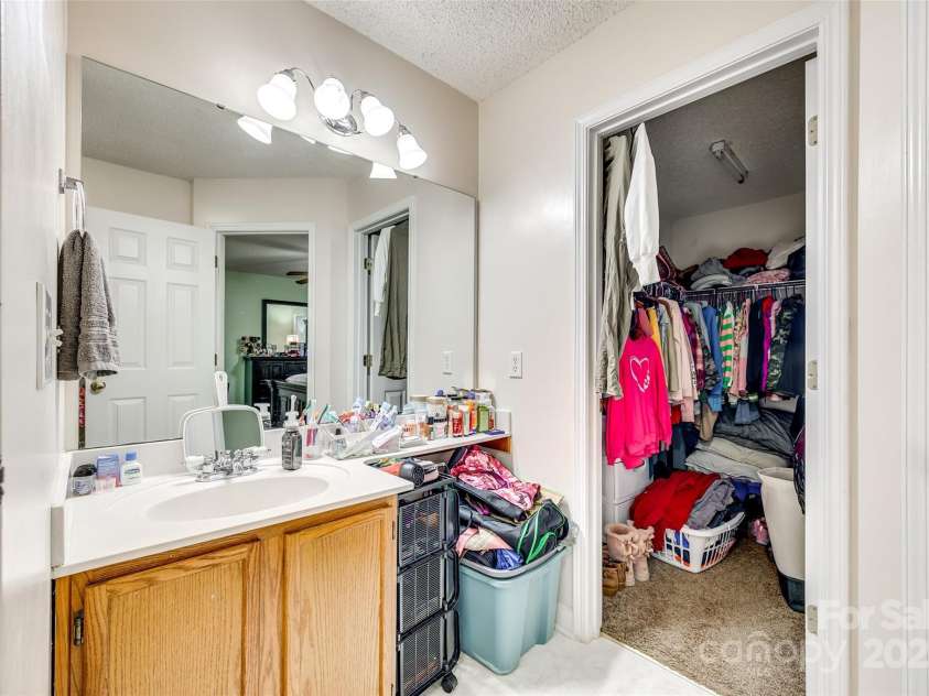 2232 Mancke Drive, Rock Hill, SC 29732.  MLS# CAR4222474, YatesRealty ID 3759. Full-Bathroom