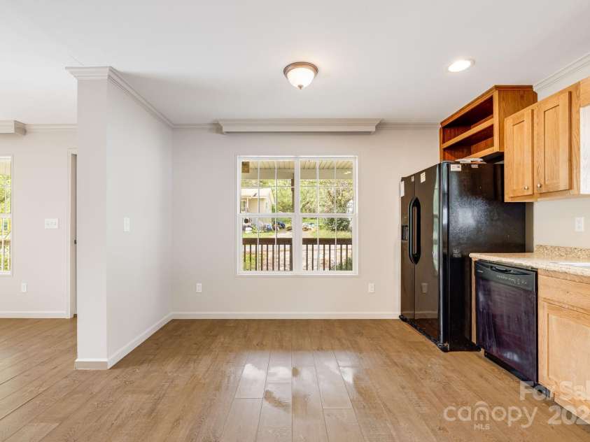 6 Deaver Park Circle, Asheville, NC 28806.  MLS# CAR4310632, YatesRealty ID 3759. 