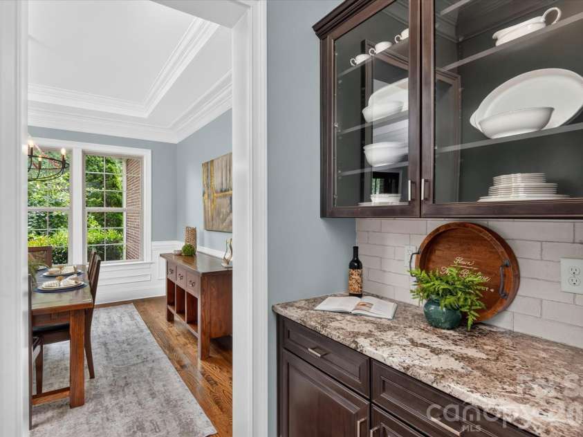 2020 Sherringham Way, Waxhaw, NC 28173.  MLS# CAR4390761, YatesRealty ID 37590. Butler's Pantry