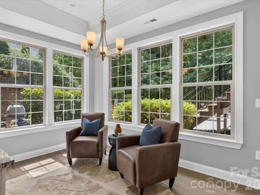 2020 Sherringham Way, Waxhaw, NC 28173.  MLS# CAR4390761, YatesRealty ID 37590. Lots of seating
