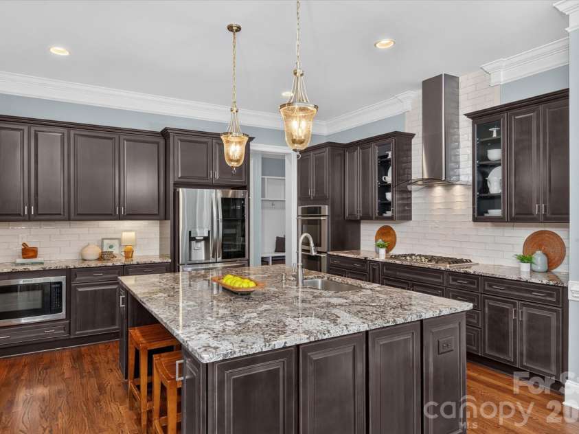 2020 Sherringham Way, Waxhaw, NC 28173.  MLS# CAR4390761, YatesRealty ID 37590. New backsplash and lots of prep space