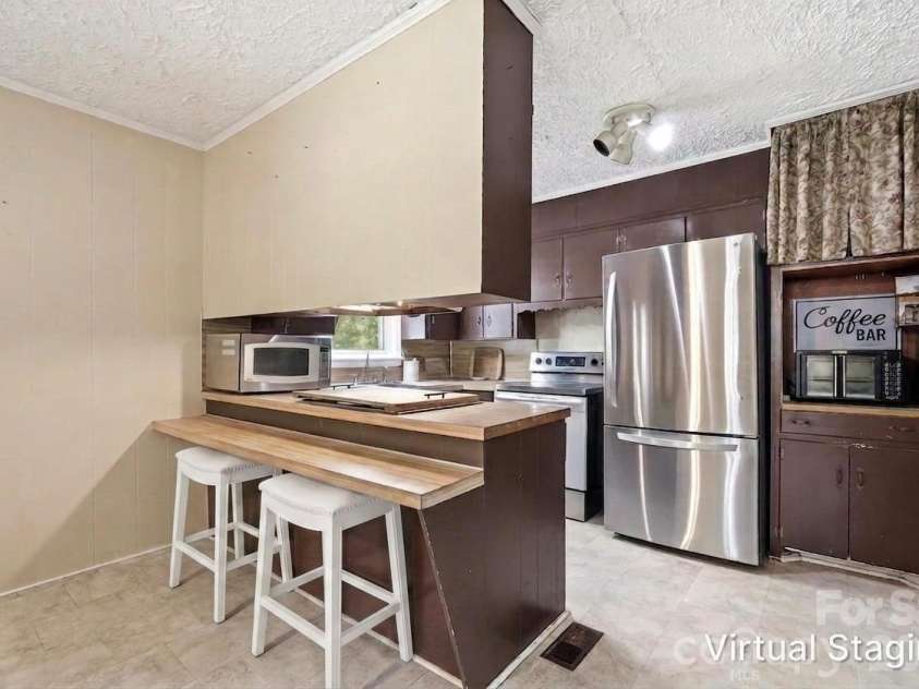 313 Park Terrace Drive, Belmont, NC 28012.  MLS# CAR4404350, YatesRealty ID 37591. Kitchen