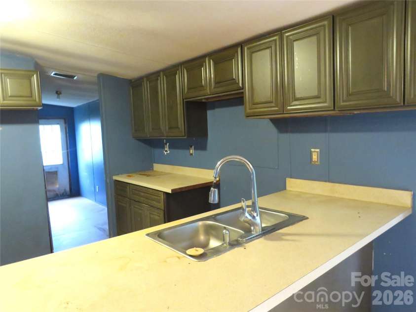 153 Ridgewood Street, Shelby, NC 28152.  MLS# CAR4402178, YatesRealty ID 37592. 