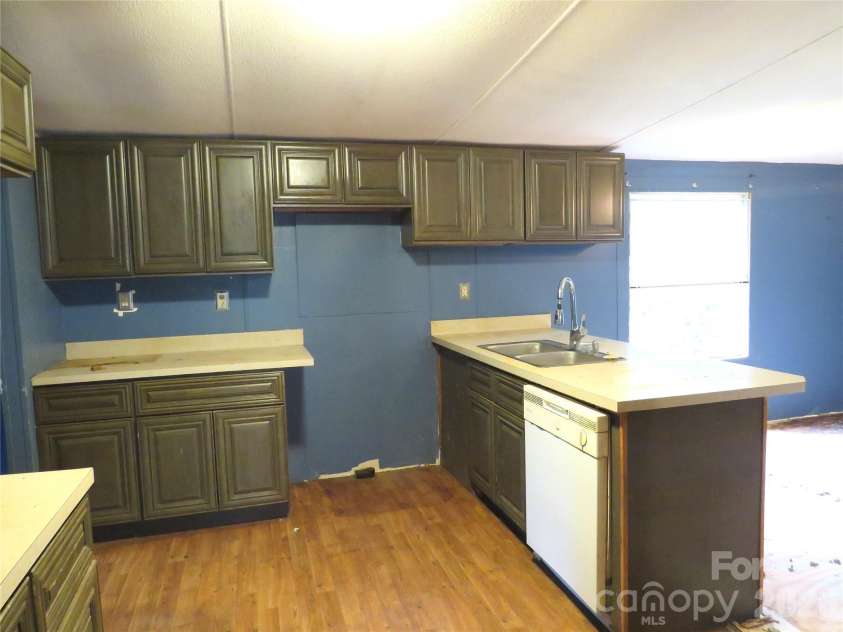153 Ridgewood Street, Shelby, NC 28152.  MLS# CAR4402178, YatesRealty ID 37592. 