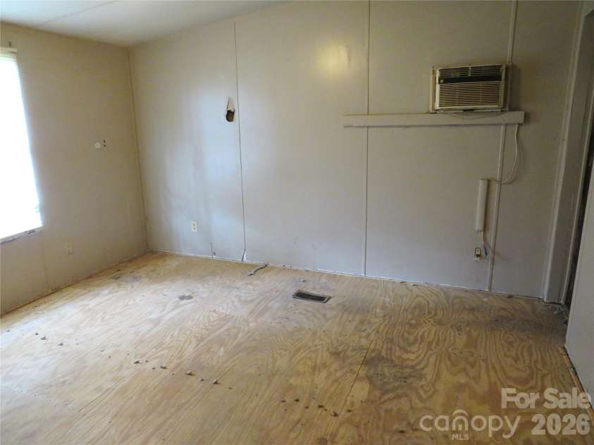 153 Ridgewood Street, Shelby, NC 28152.  MLS# CAR4402178, YatesRealty ID 37592. 