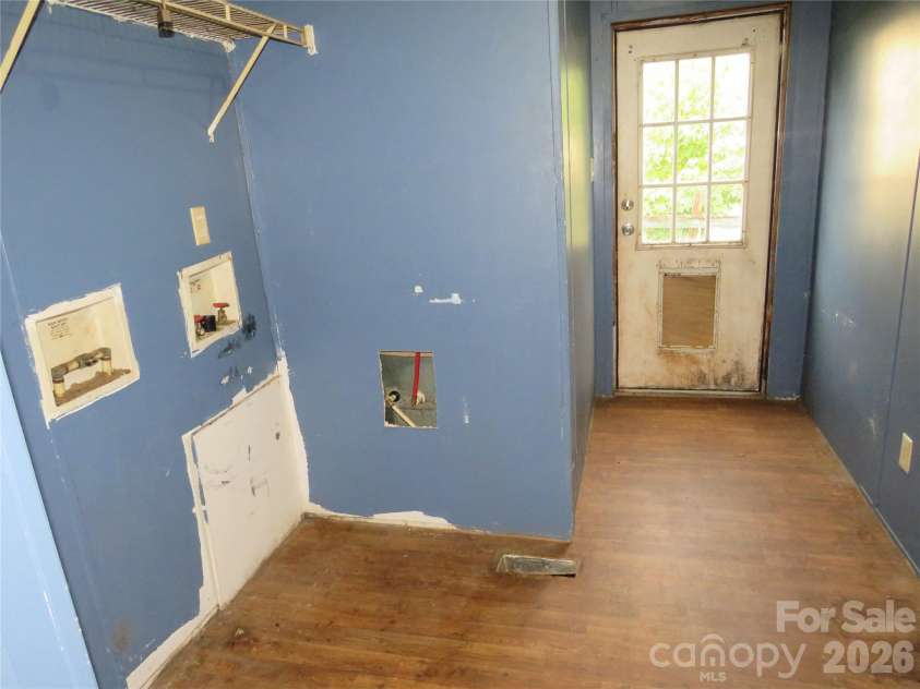 153 Ridgewood Street, Shelby, NC 28152.  MLS# CAR4402178, YatesRealty ID 37592. 
