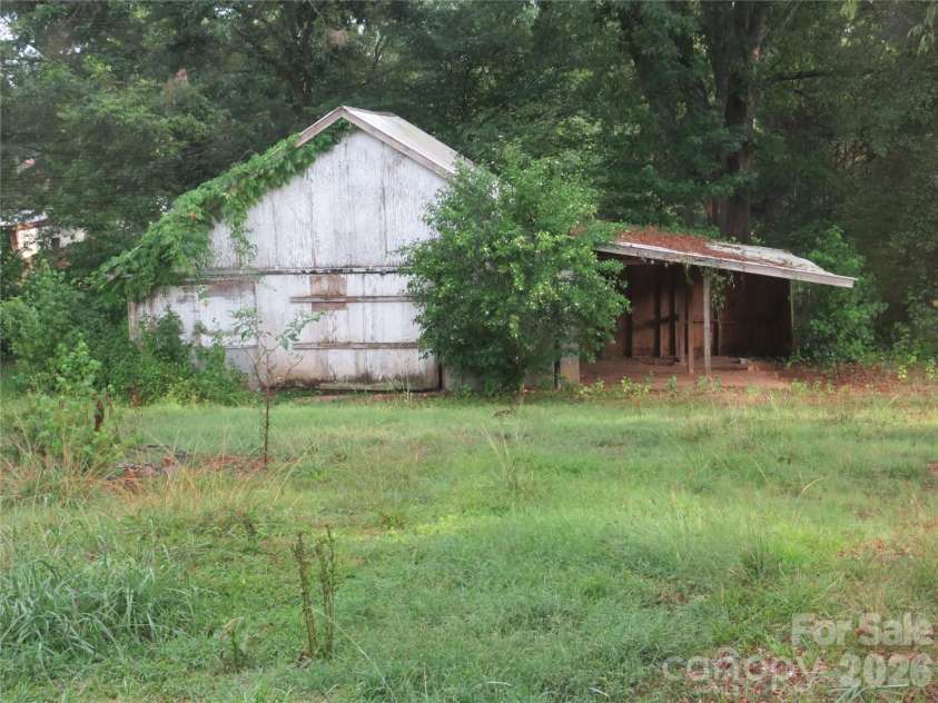 153 Ridgewood Street, Shelby, NC 28152.  MLS# CAR4402178, YatesRealty ID 37592. 