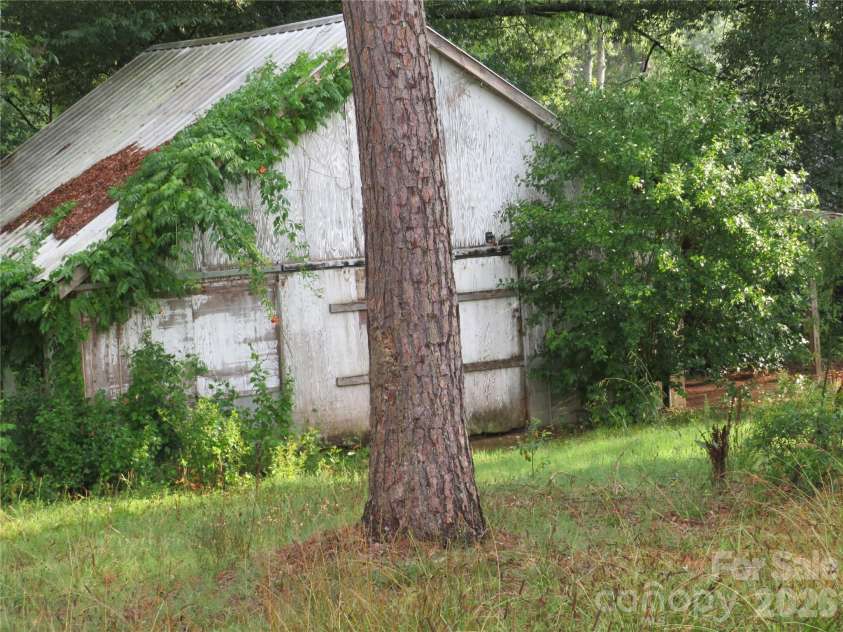 153 Ridgewood Street, Shelby, NC 28152.  MLS# CAR4402178, YatesRealty ID 37592. 
