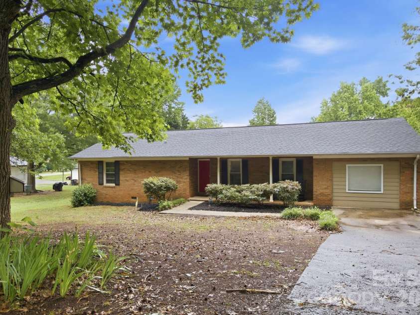 1709 Andover Street, Concord, NC 28027.  MLS# CAR4385139, YatesRealty ID 37593. 