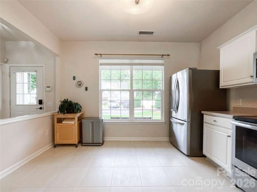 6876 Rothchild Drive, Charlotte, NC 28270.  MLS# CAR4388708, YatesRealty ID 37594. Kitchen