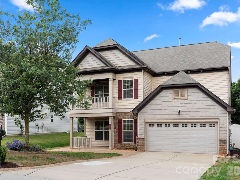 523 Danson Drive, Fort Mill, SC 29715.  MLS# CAR4392036, YatesRealty ID 37595. 