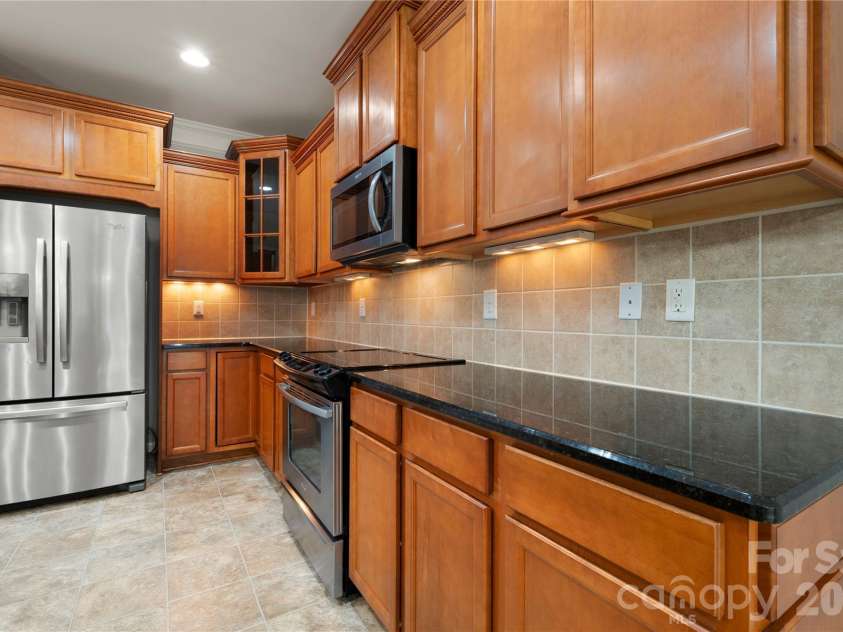 523 Danson Drive, Fort Mill, SC 29715.  MLS# CAR4392036, YatesRealty ID 37595. 