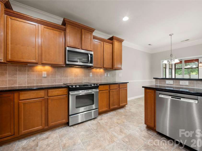 523 Danson Drive, Fort Mill, SC 29715.  MLS# CAR4392036, YatesRealty ID 37595. 