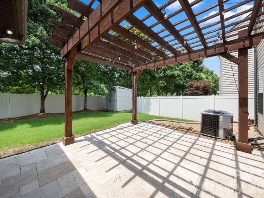 523 Danson Drive, Fort Mill, SC 29715.  MLS# CAR4392036, YatesRealty ID 37595. 