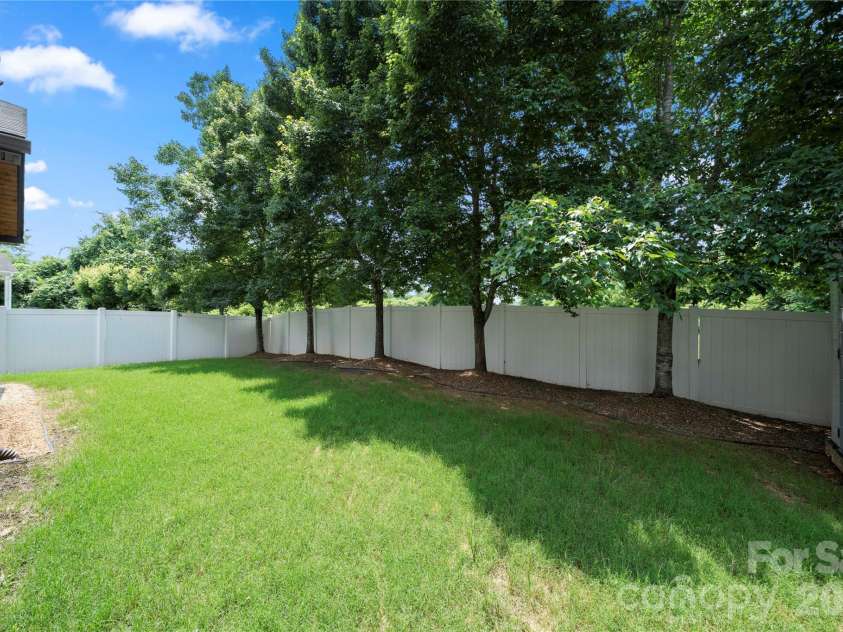 523 Danson Drive, Fort Mill, SC 29715.  MLS# CAR4392036, YatesRealty ID 37595. 