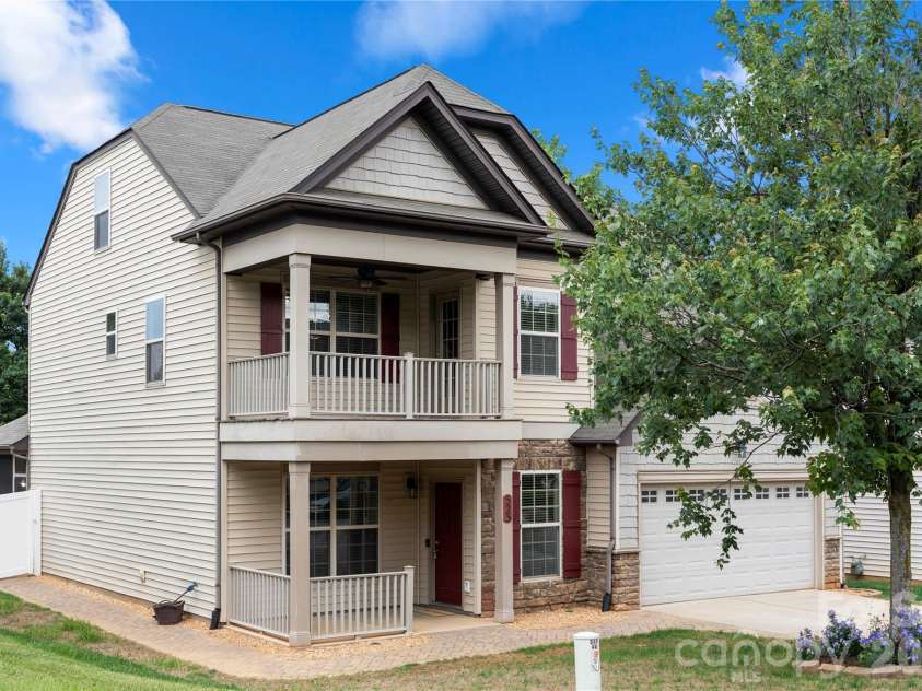 523 Danson Drive, Fort Mill, SC 29715.  MLS# CAR4392036, YatesRealty ID 37595. 