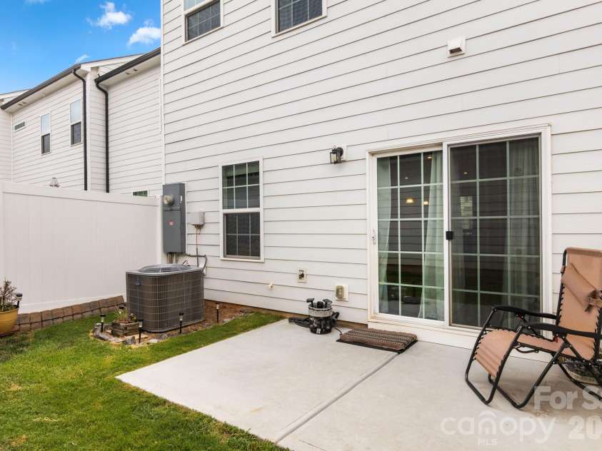 5025 Patton Drive, Gastonia, NC 28056.  MLS# CAR4392818, YatesRealty ID 37596. 