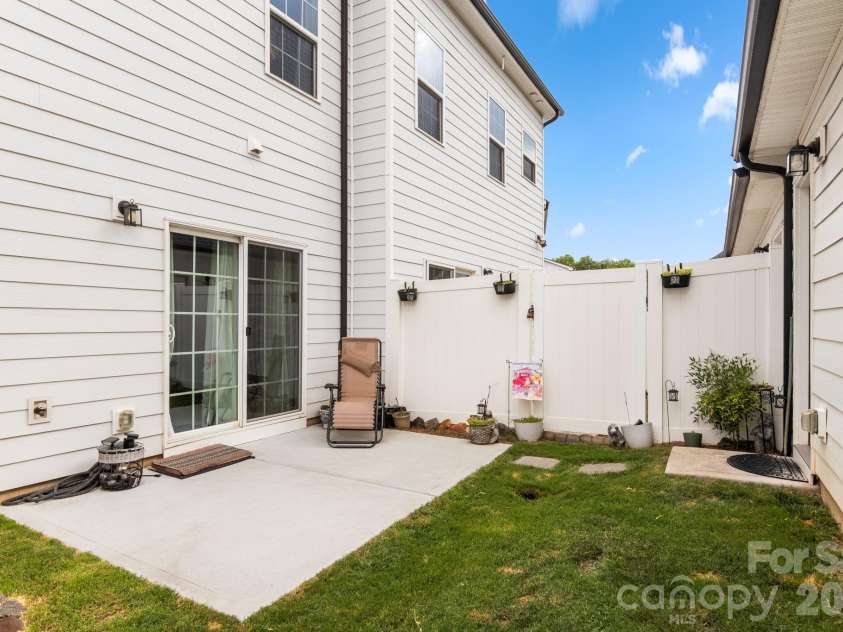 5025 Patton Drive, Gastonia, NC 28056.  MLS# CAR4392818, YatesRealty ID 37596. 